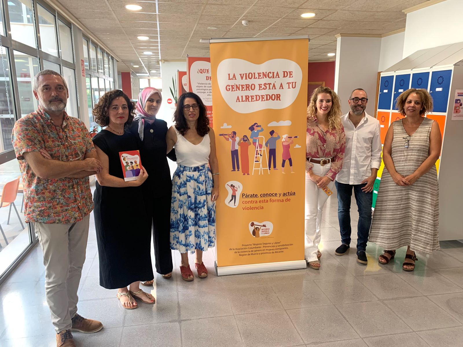 La violencia de género se cuela en la biblioteca de San Javier