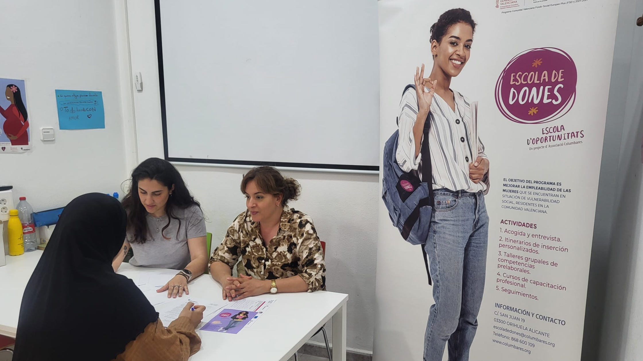 Escola de dones mejora la empleabilidad de mujeres vulnerables