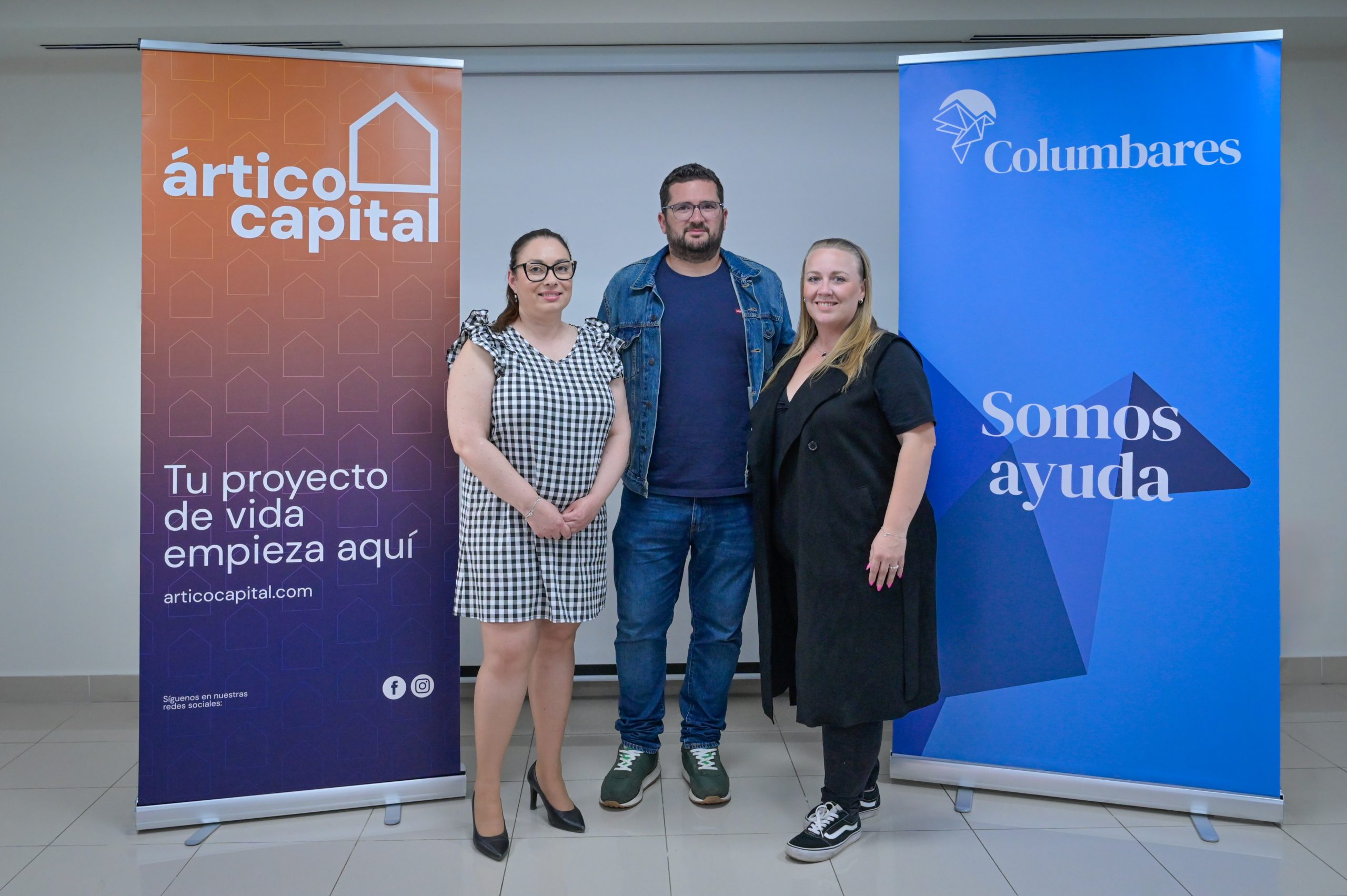 Donación de mobiliario de Ártico Capital a Columbares