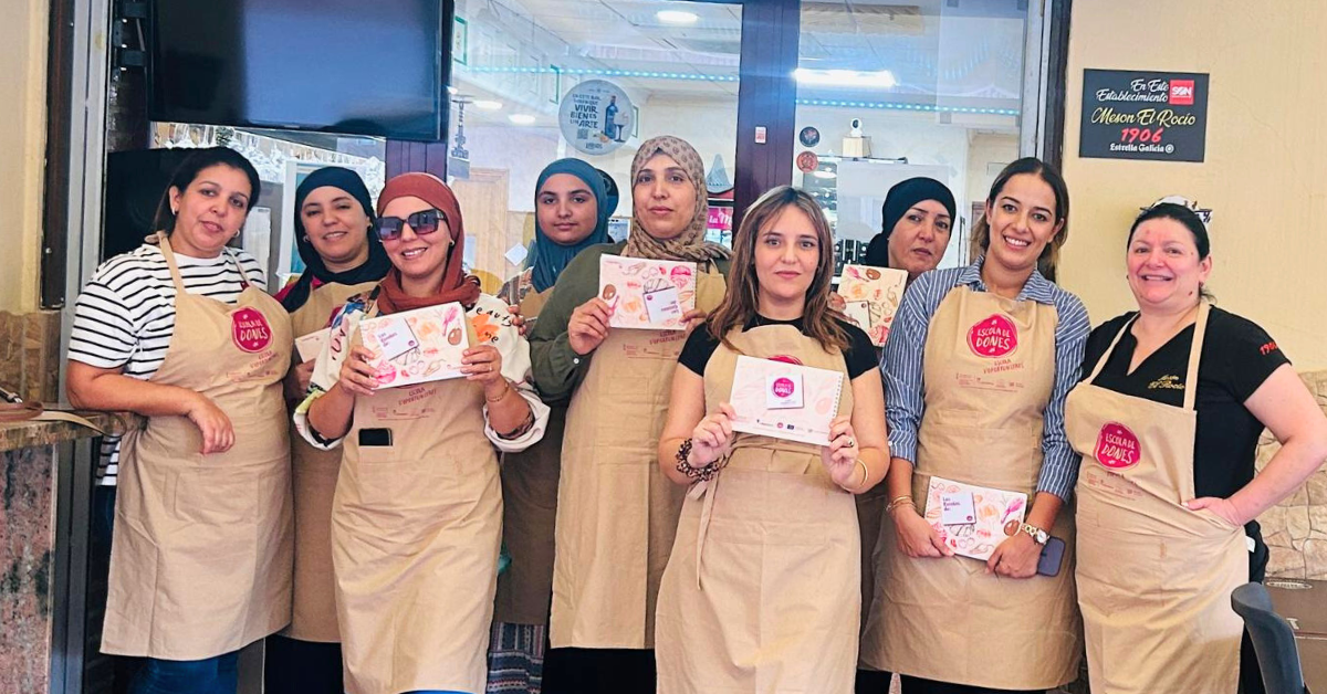 Diez mujeres finalizan en Orihuela el curso de cocina de «Escola de Dones»