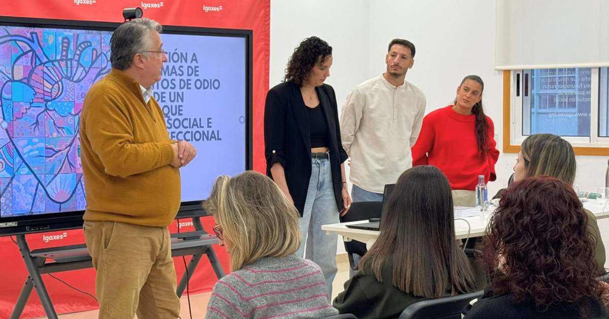 Columbares forma al equipo de IGAXES en prevención e intervención frente a delitos de odio en Santiago de Compostela
