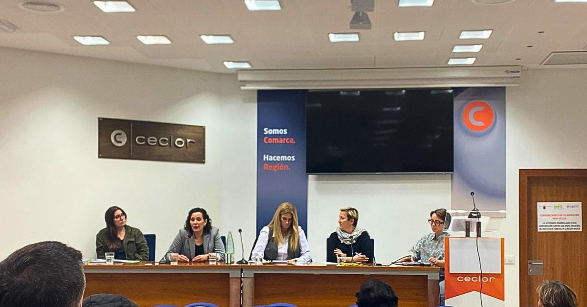 Columbares participa en «Lorca Piensa» para abordar los delitos de odio y la infradenuncia