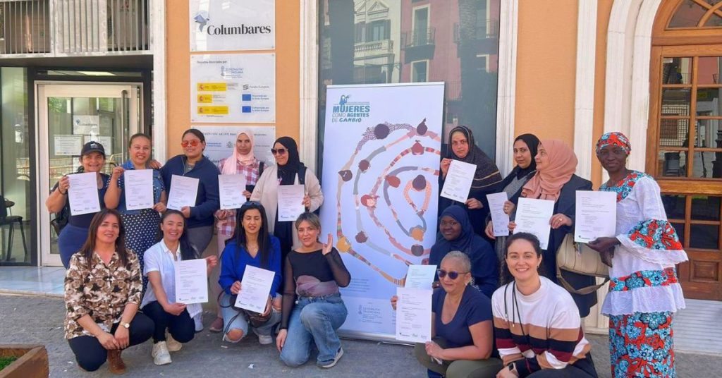 Columbares forma a mujeres como agentes de cambio a través de un programa de mediación comunitaria en Orihuela